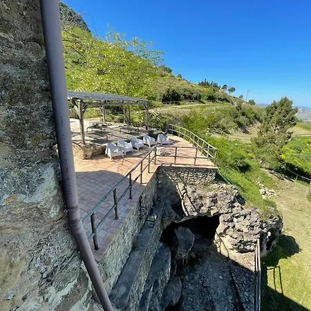La Casa Sulla Roccia *